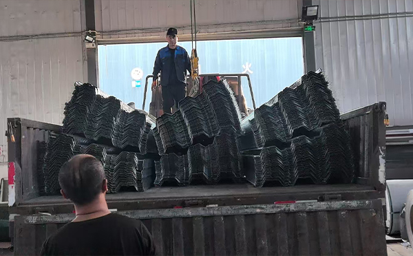 黄南楼承板安装前准备：钢筋桁架楼承板施工要点